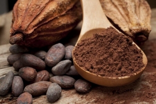 kakao-aromatnyj-i-sogrevayushchij-napitok-oseni