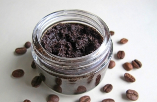 kak-izbavitsya-ot-chernykh-tochek-na-litse-top-5-retseptov-s-naturalnymi-sredstvami